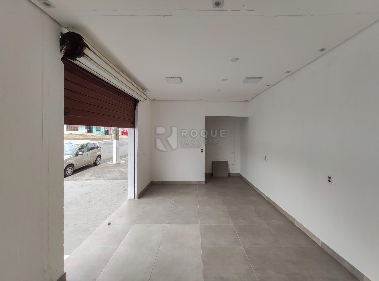 Salão para aluguel no bairro Conjunto Habitacional Victor D’Andrea: Sala