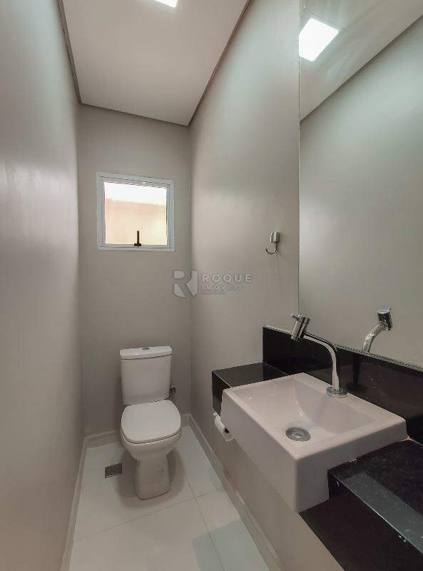 Casa Residencial para aluguel no bairro Jardim Nossa Senhora de Fátima: WC