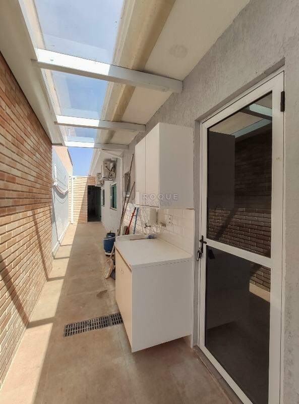 Casa Residencial para aluguel no bairro Jardim Nossa Senhora de Fátima: Corredor