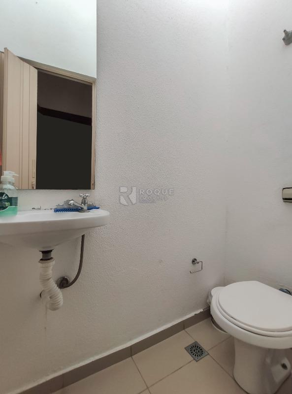 Salas/Conjuntos para aluguel no bairro Centro: WC 2 em comum