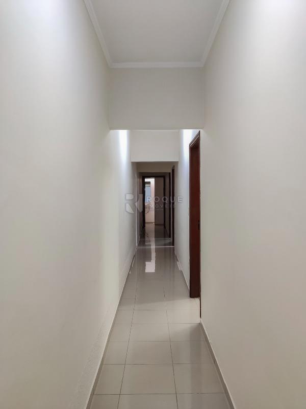 Salas/Conjuntos para aluguel no bairro Centro: Corredor em comum