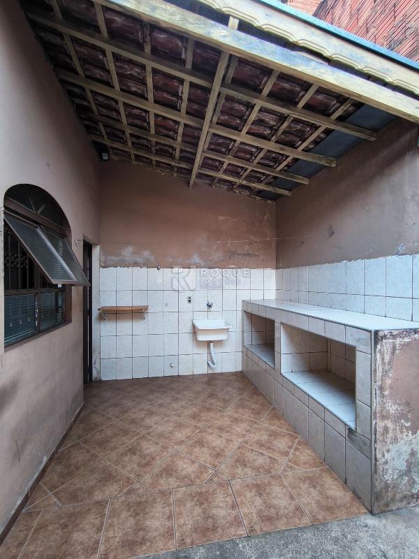 Casa Residencial à venda no bairro Parque Residencial Santa Eulália: ÁREA DE SERVIÇO