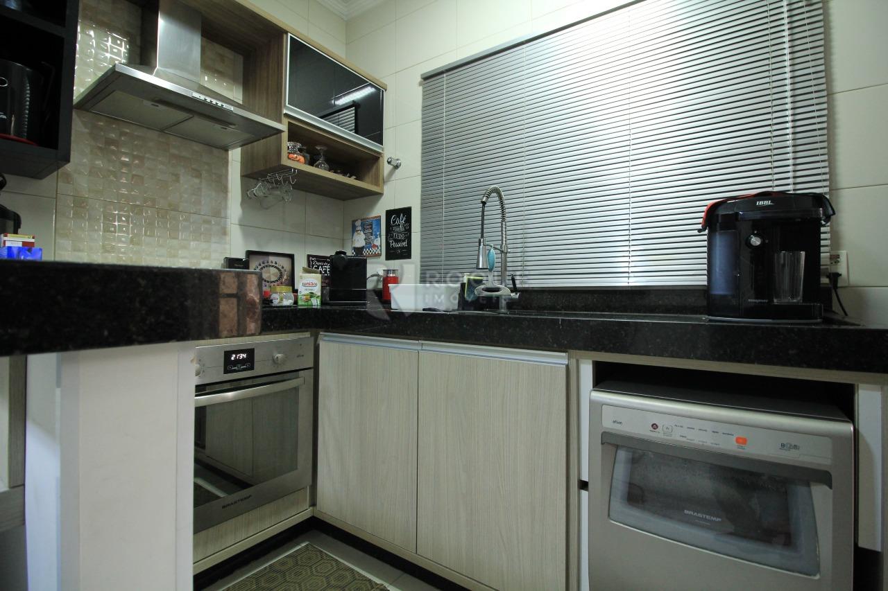 Casa Residencial à venda no bairro Jardim São Roque: cozinha