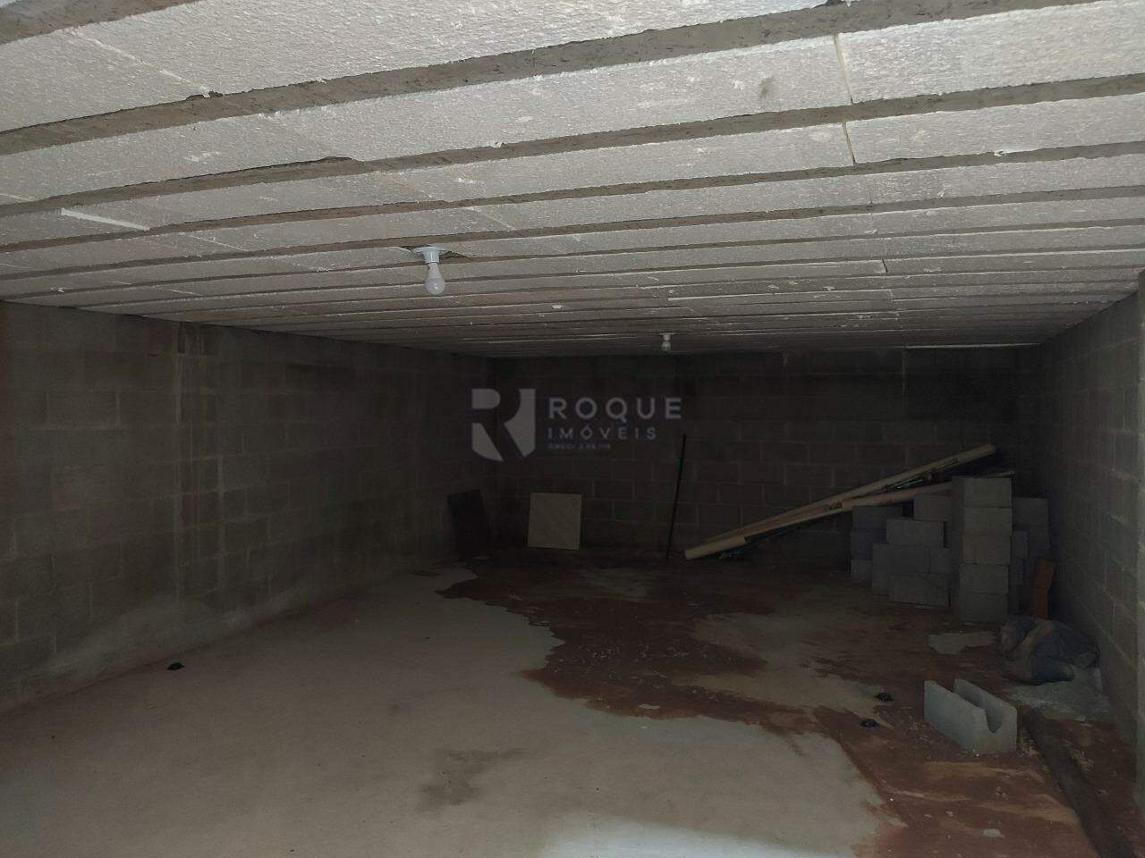 Barracão/Galpão para aluguel no bairro Jardim Ouro Verde: Despensa fundo 