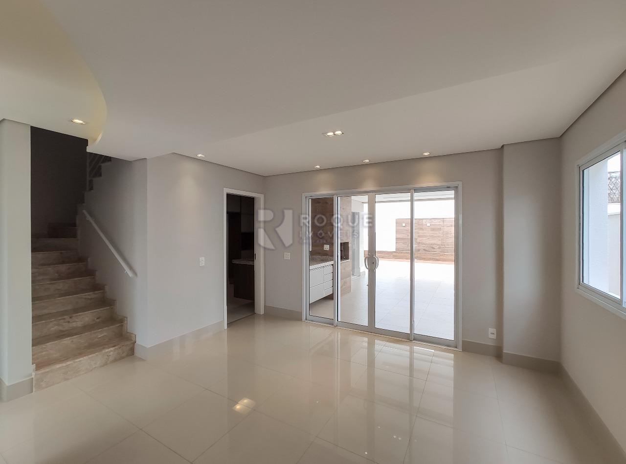 Casa em condomínio para aluguel no bairro Jardim Montezuma: Sala 