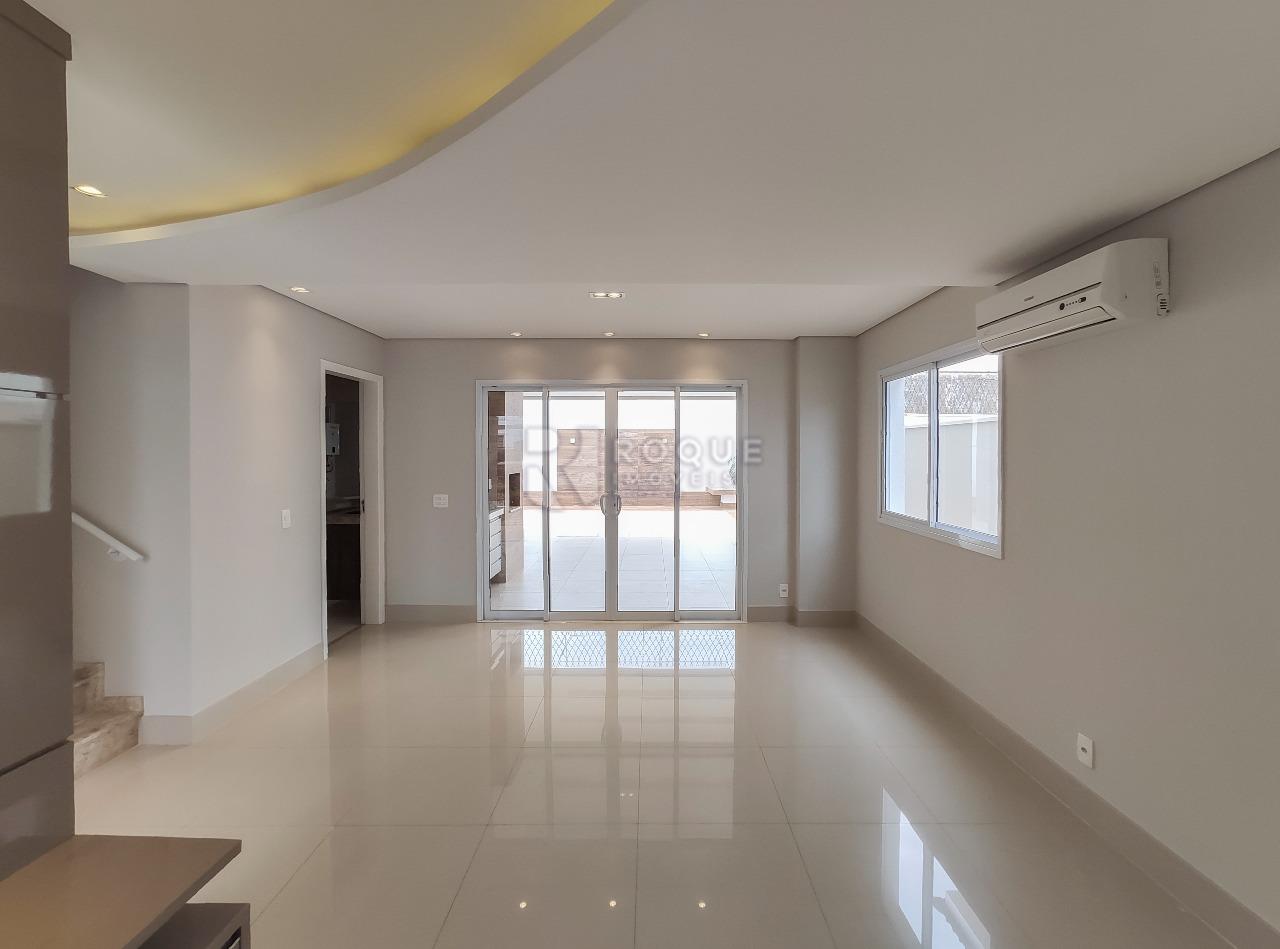 Casa em condomínio para aluguel no bairro Jardim Montezuma: Sala 