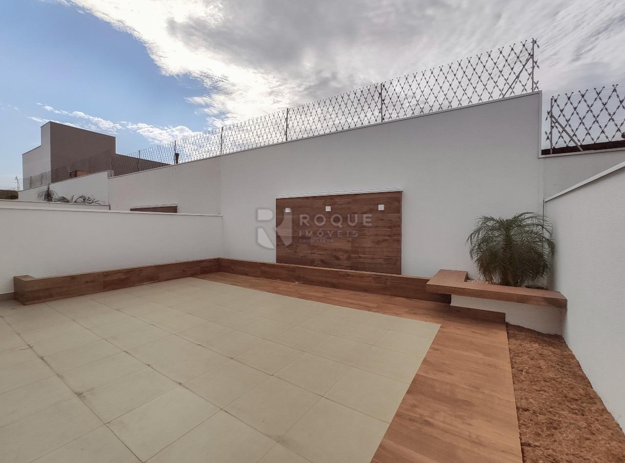 Casa em condomínio para aluguel no bairro Jardim Montezuma: Fundo 