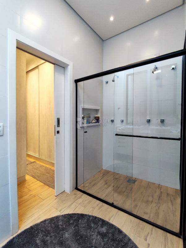 Casa em condomínio à venda no bairro Jardim Florença: WC SUÍTE MASTER