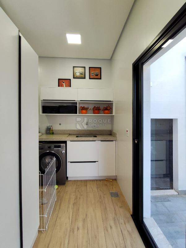 Casa em condomínio à venda no bairro Jardim Florença: ÁREA DE SERVIÇO