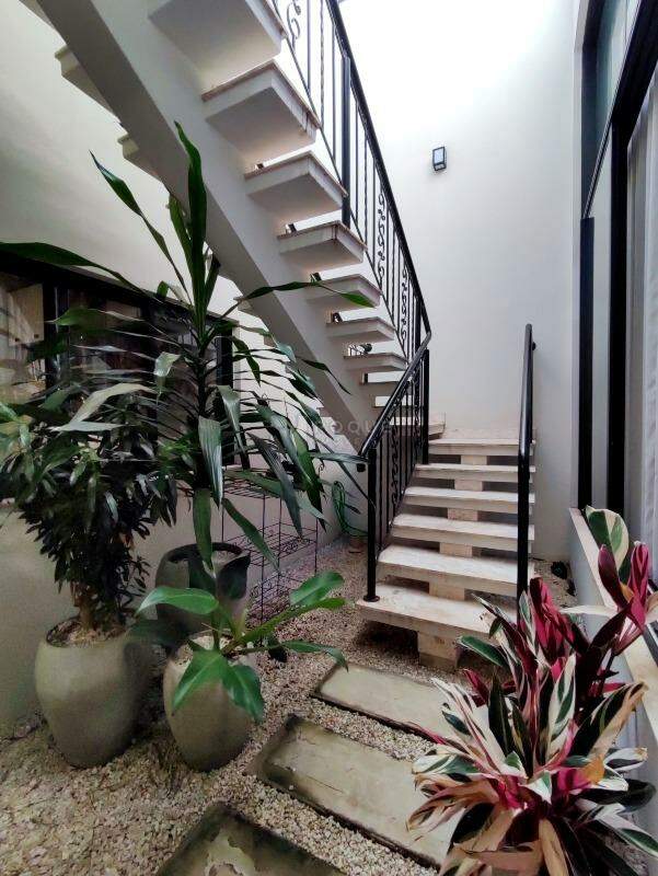 Casa em condomínio à venda no bairro Jardim Florença: ACESSO PISO SUPERIOR