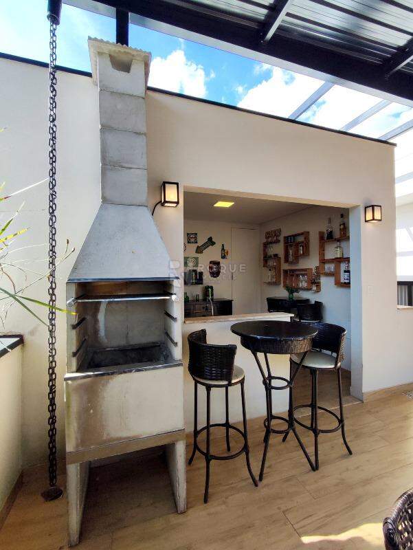 Casa em condomínio à venda no bairro Jardim Florença: CHURRASQUEIRA