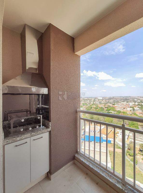 Apartamento para aluguel no bairro Jardim Senador Vergueiro: Sacada 