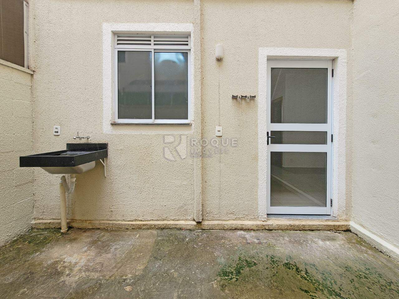 Apartamento para aluguel no bairro Fazenda Duas Barras: Área de serviço