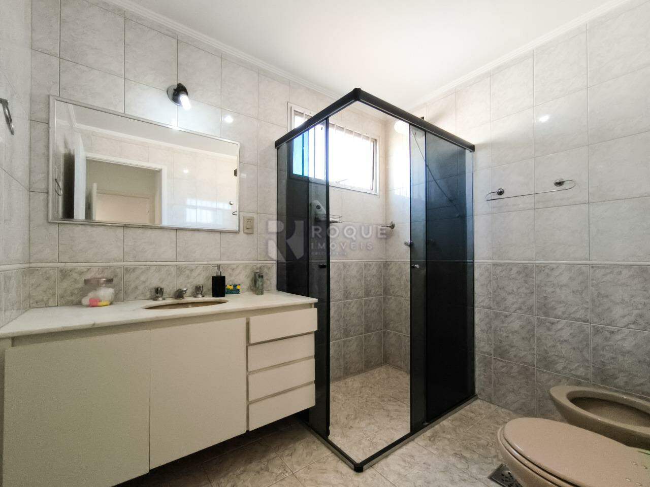 Apartamento à venda no bairro Vila Paraiso: WC SUÍTE 2