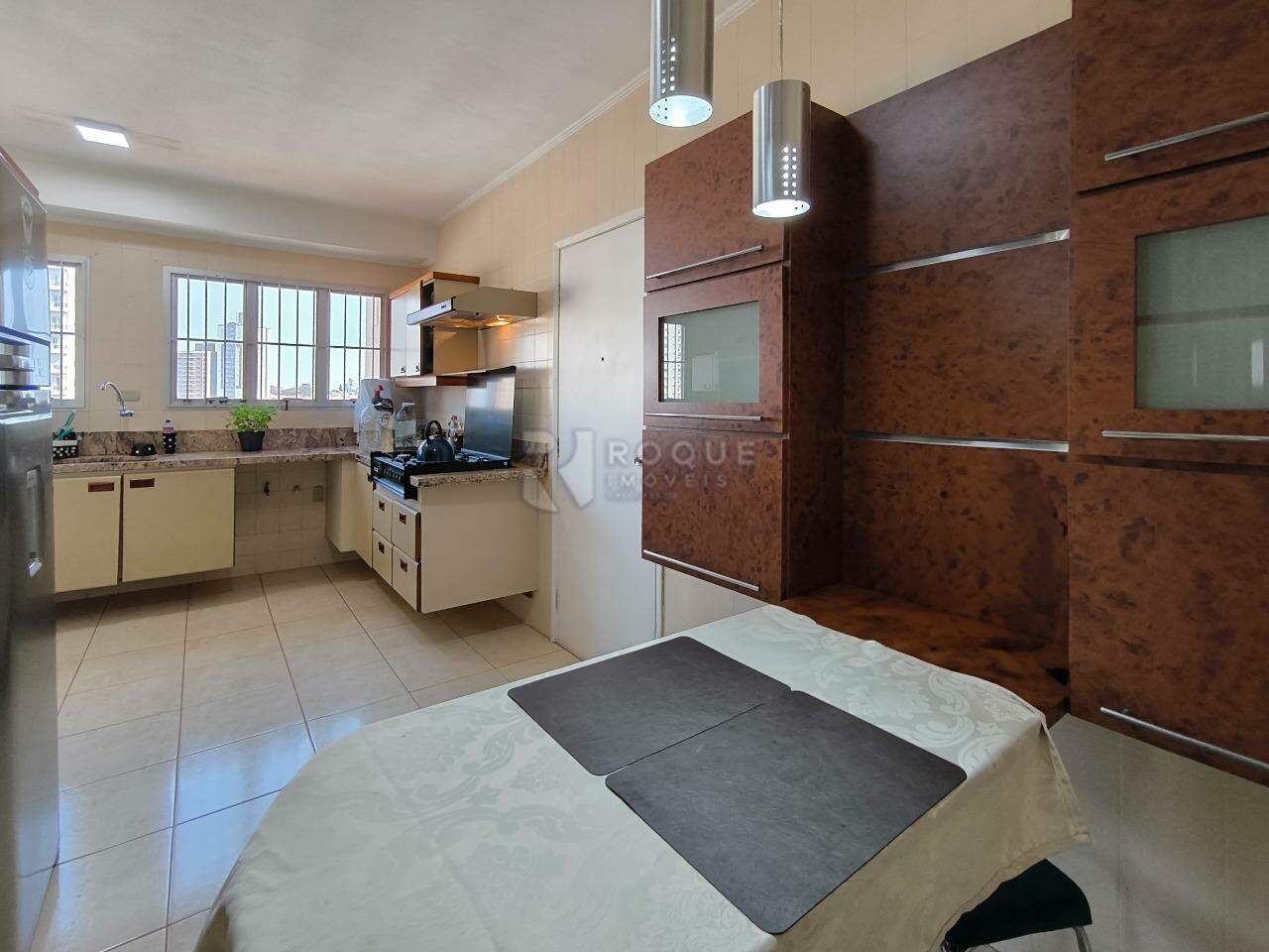 Apartamento à venda no bairro Vila Paraiso: COZINHA
