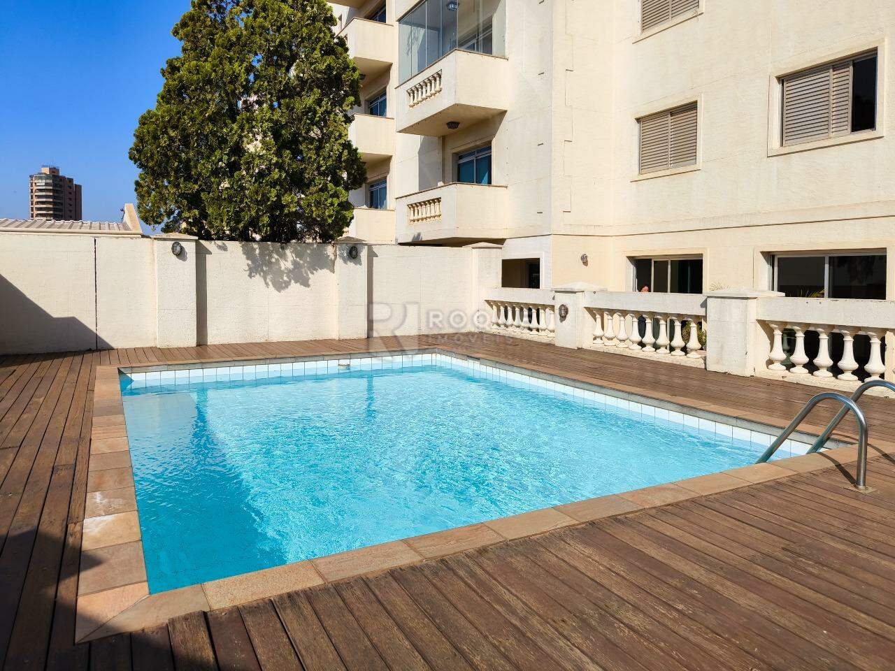 Apartamento à venda no bairro Vila Paraiso: PISCINA