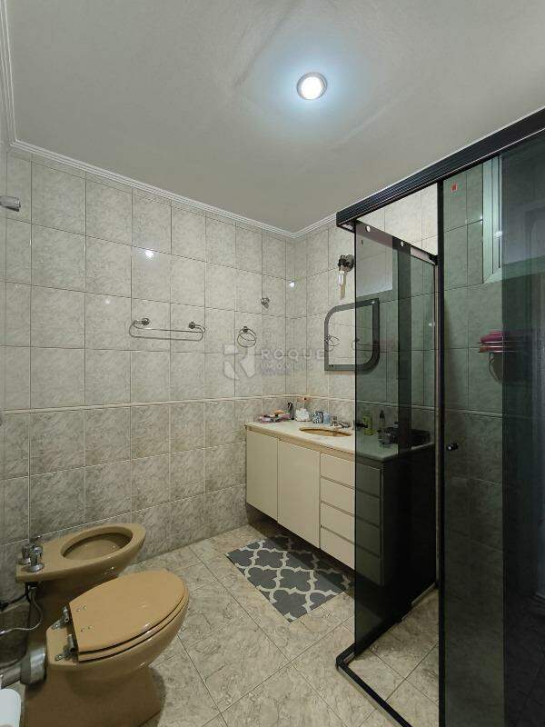 Apartamento à venda no bairro Vila Paraiso: BANHEIRO SOCIAL