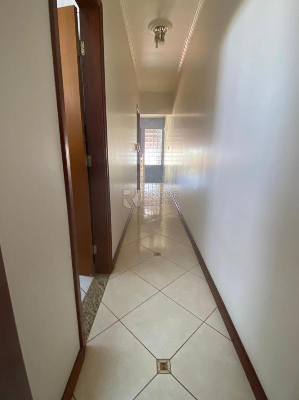 Casa Residencial à venda no bairro Jardim das Palmeiras: Corredor