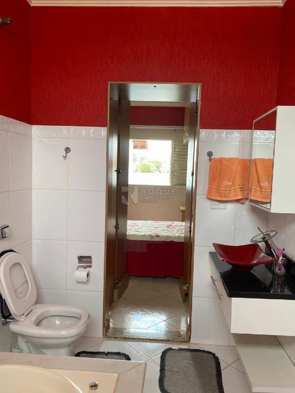 Casa Residencial à venda no bairro Jardim das Palmeiras: Banheiro Suíte