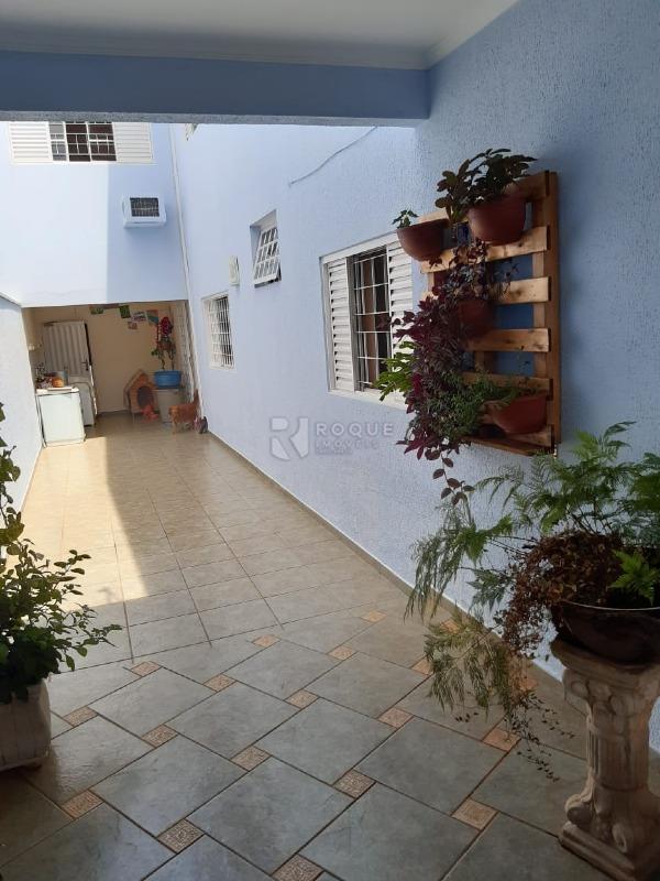 Casa Residencial à venda no bairro Jardim das Palmeiras: Quintal