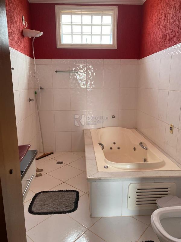 Casa Residencial à venda no bairro Jardim das Palmeiras: Banheiro Suíte