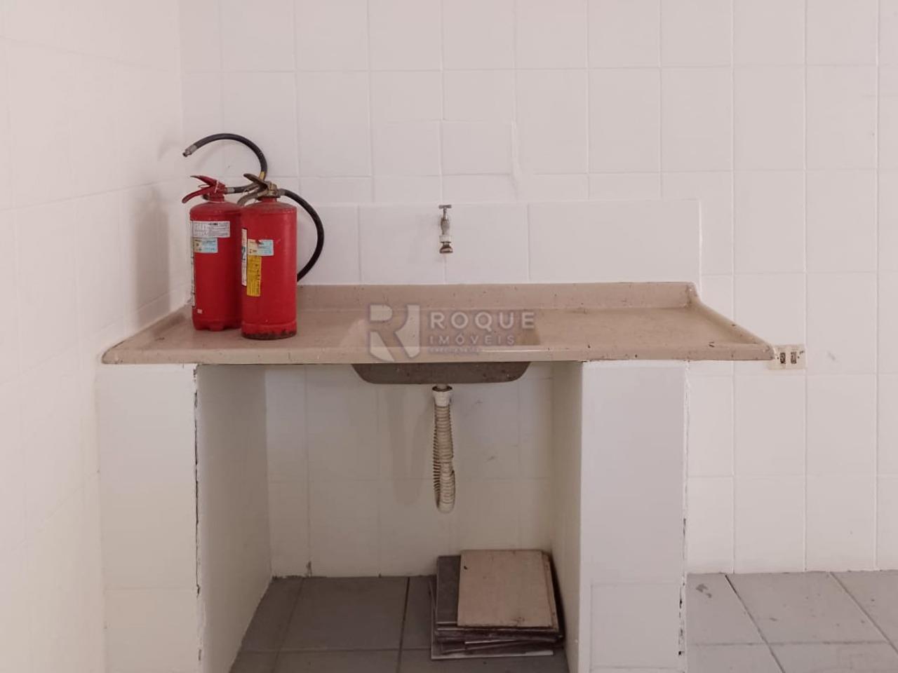 Salão para aluguel no bairro Jardim Residencial Dona Santina Paroli Peccinini: Lavatório social