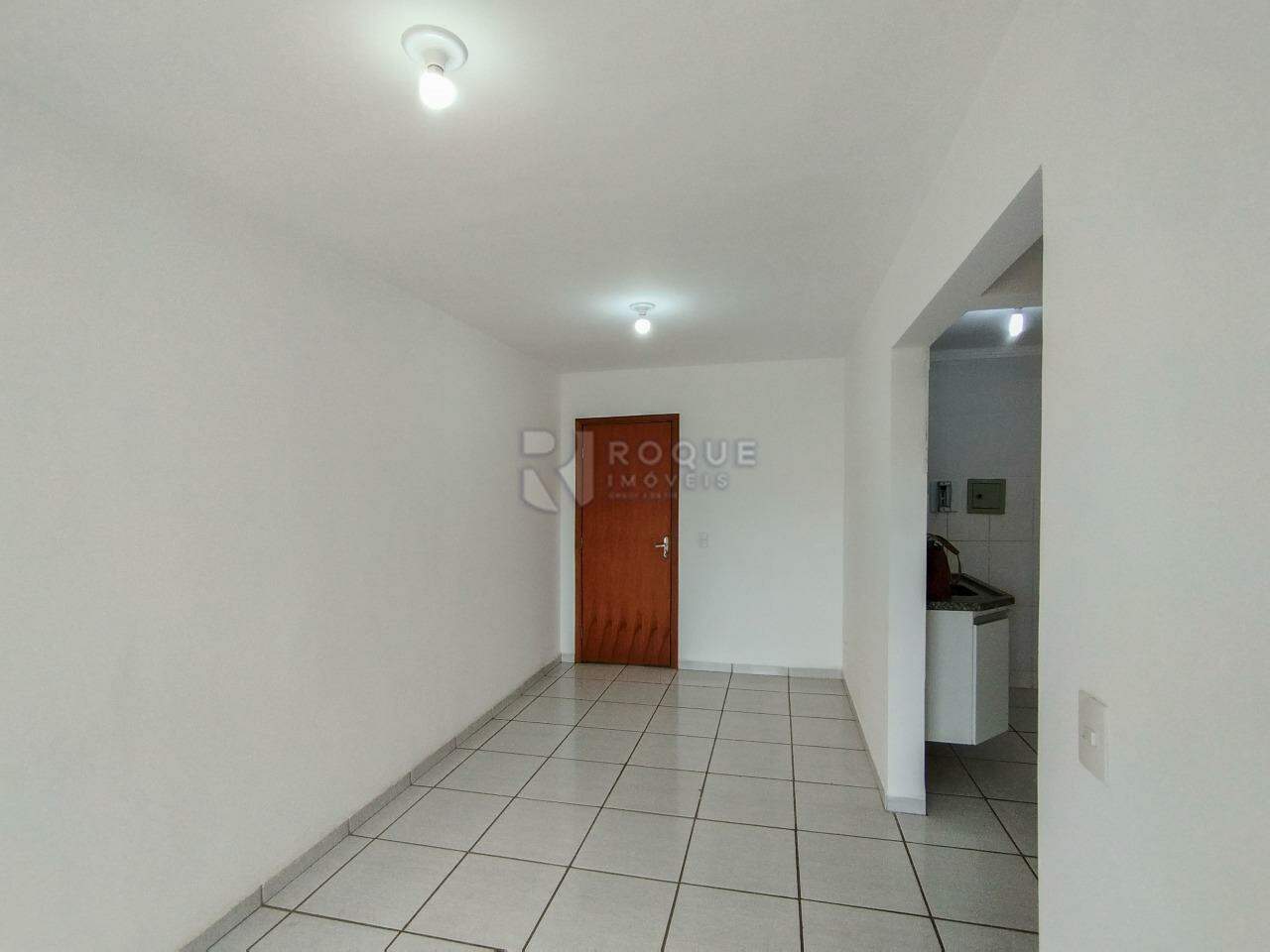 Apartamento para aluguel no bairro Vila Labaki: Sala 