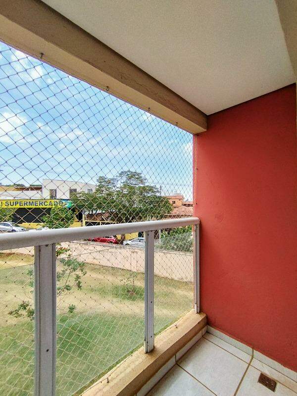 Apartamento para aluguel no bairro Vila Labaki: Sacada 