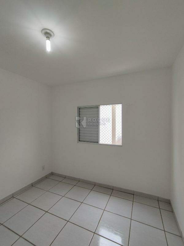 Apartamento para aluguel no bairro Vila Labaki: Dormitório 2