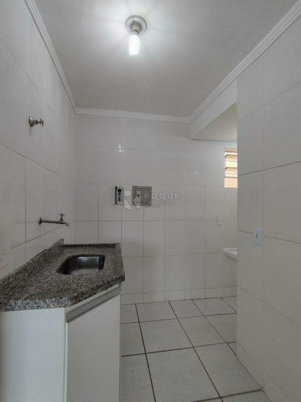 Apartamento para aluguel no bairro Vila Labaki: Cozinha