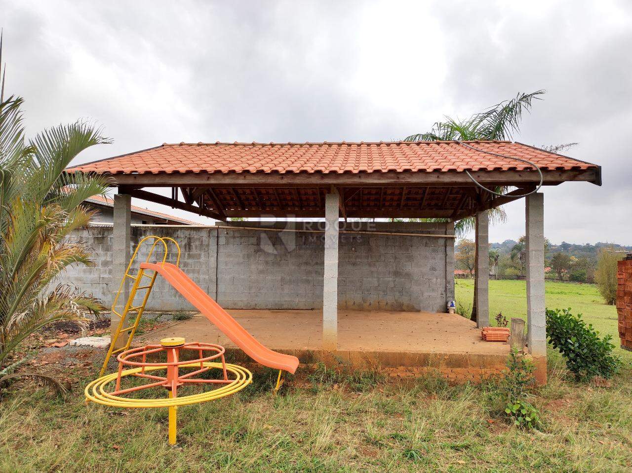 Chácara à venda no bairro Bairro do Pinhal: GARAGEM