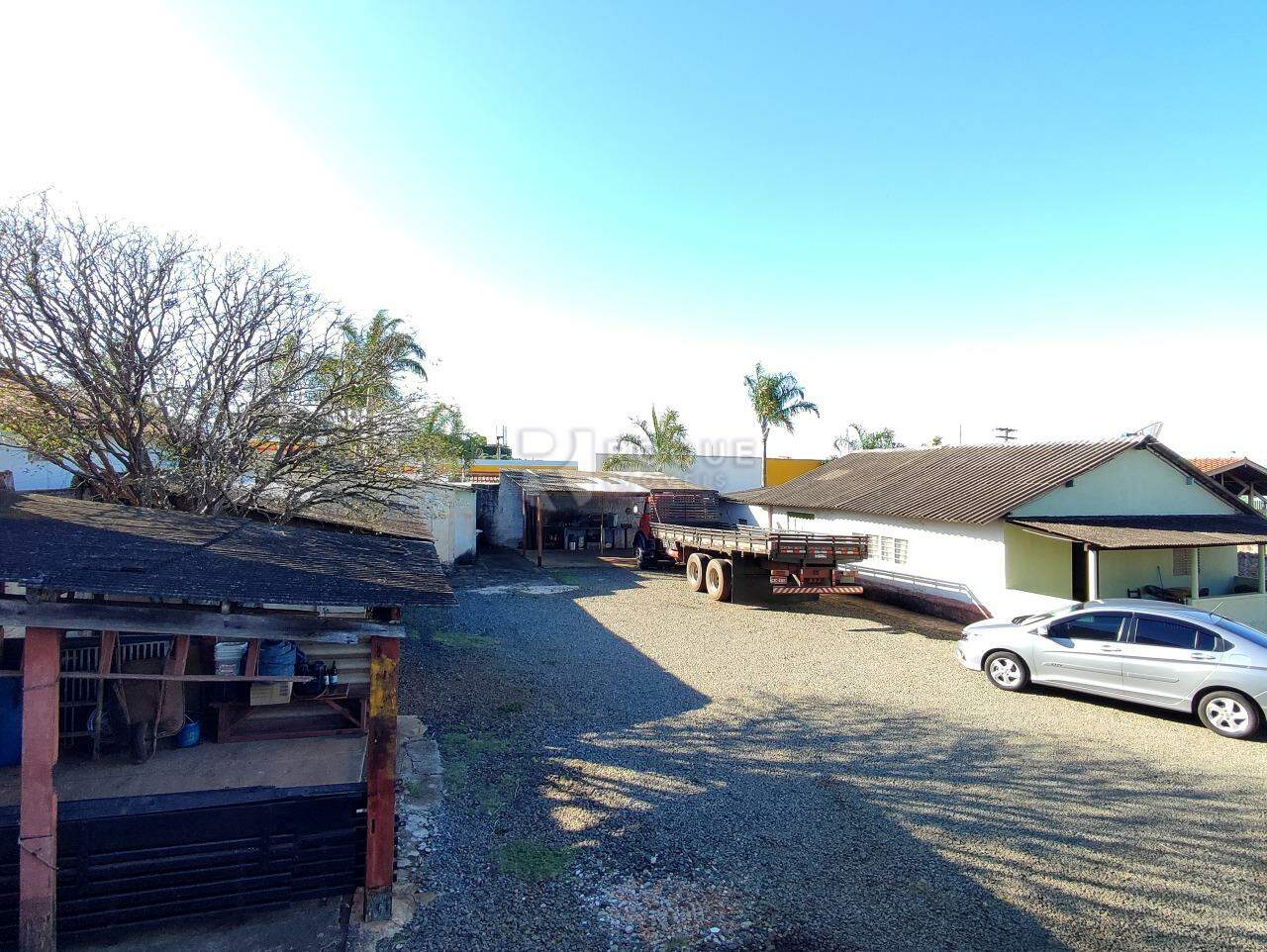 Terreno à venda no bairro Jardim Nossa Senhora de Fátima: CONSTRUÇÕES NO TERRENO