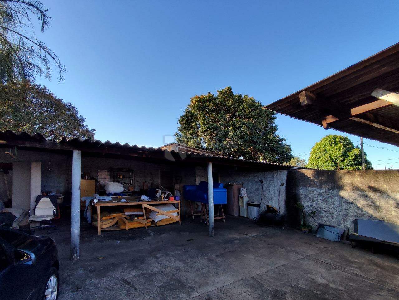 Terreno à venda no bairro Jardim Nossa Senhora de Fátima: BARRACÃO NO TERRENO