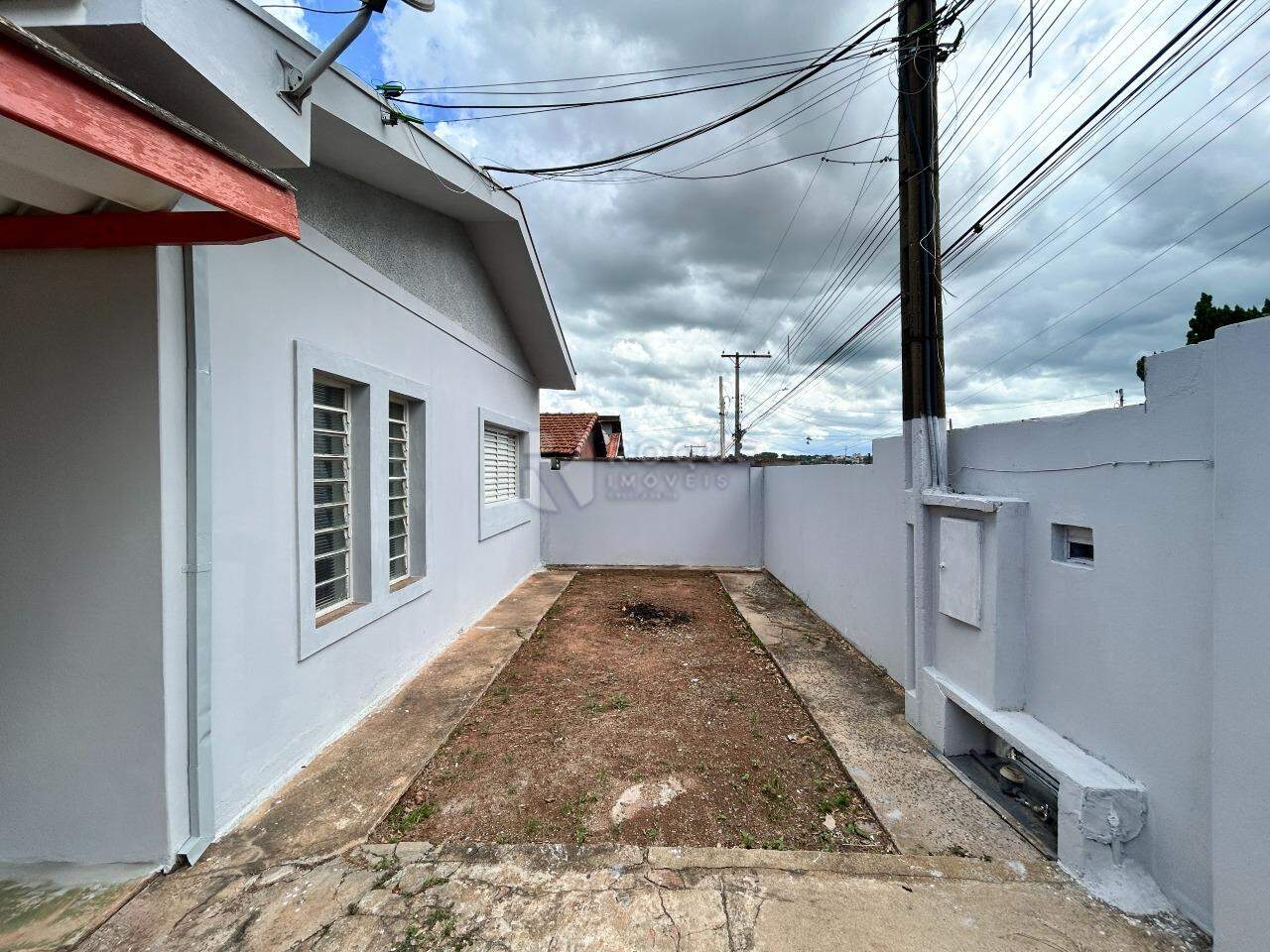 Casa Residencial para aluguel no bairro Vila Cristovam: Frente 