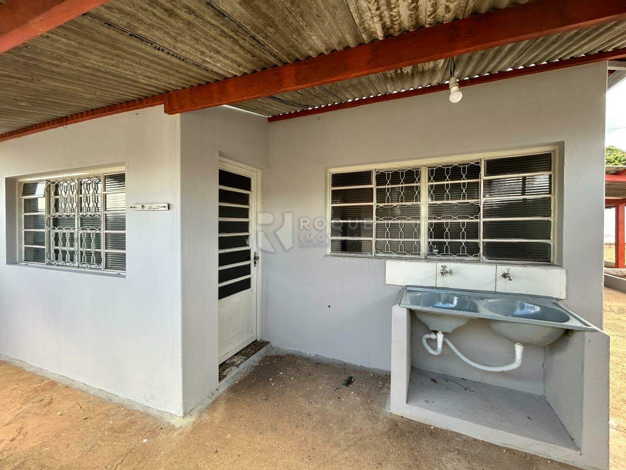Casa Residencial para aluguel no bairro Vila Cristovam: Área de serviço 