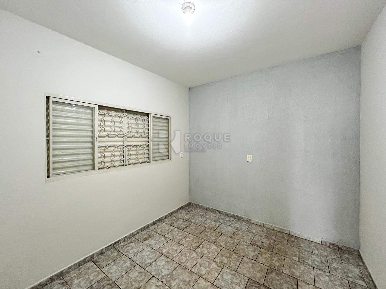 Casa Residencial para aluguel no bairro Vila Cristovam: Dormitório 02