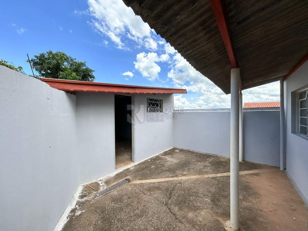 Casa Residencial para aluguel no bairro Vila Cristovam: Fundo 
