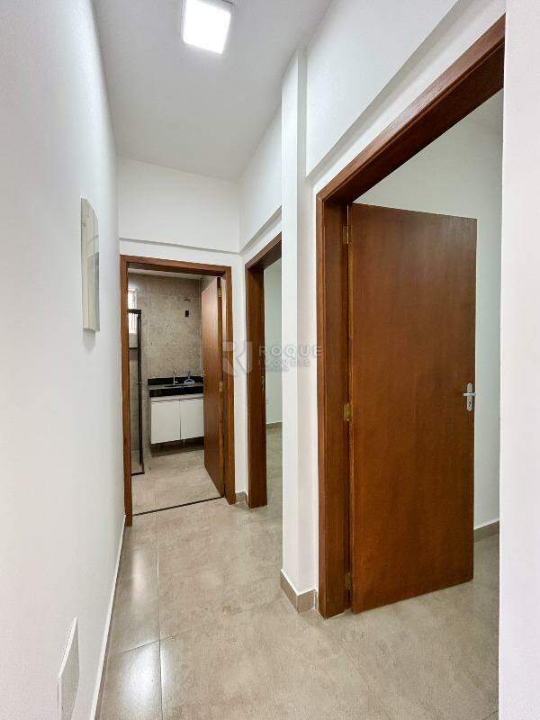 Apartamento para aluguel no bairro Jardim Santa Cecília: Hall 