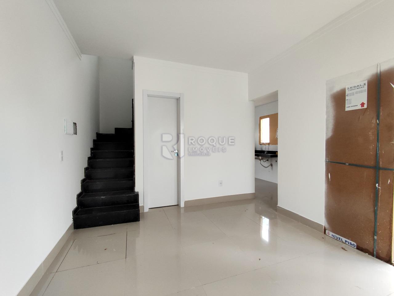 Casa em condomínio à venda no bairro Jardim Residencial Alto do Flamboyant: SALA