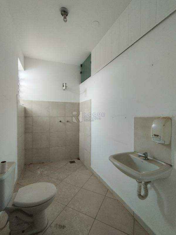 Casa com salão para aluguel no bairro Boa Vista: WC 
