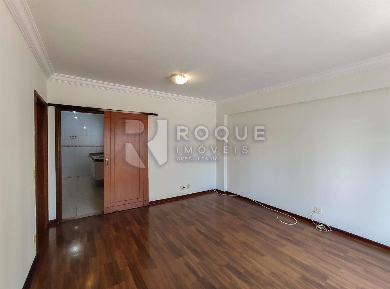 Apartamento à venda no bairro Centro: Sala 