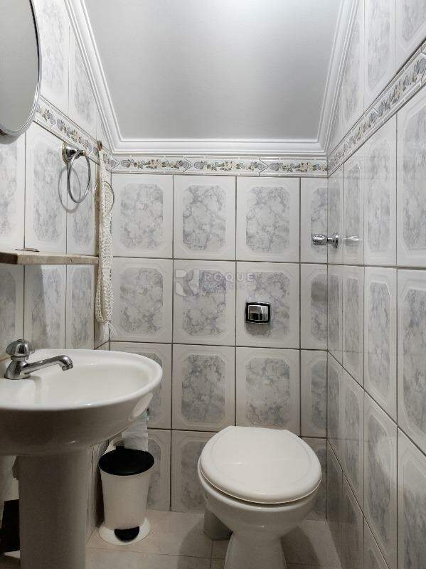 Casa Residencial à venda no bairro Jardim da Graminha: LAVABO
