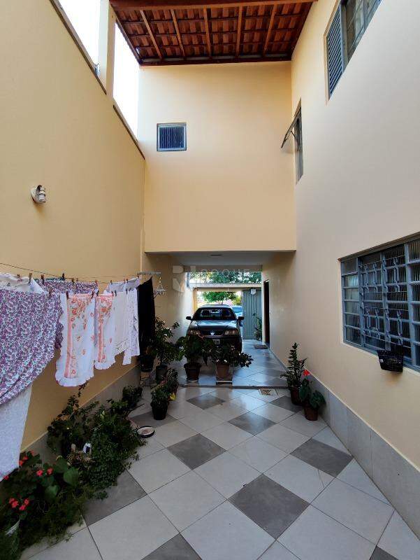 Casa Residencial à venda no bairro Jardim da Graminha: QUINTAL