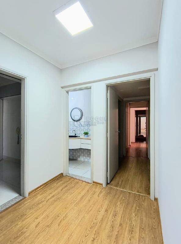 Apartamento para aluguel no bairro Centro: Hall
