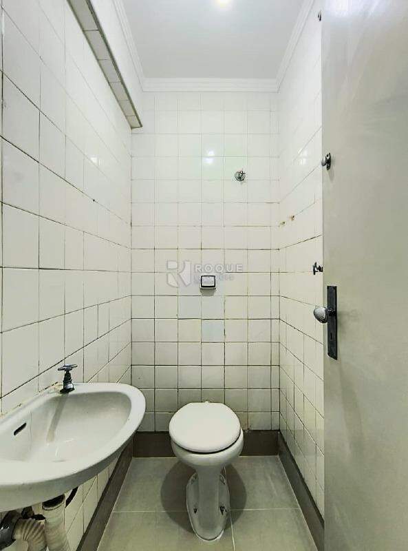 Apartamento para aluguel no bairro Centro: Wc serviço