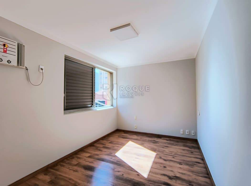 Apartamento para aluguel no bairro Centro: Dormitório 03 suíte