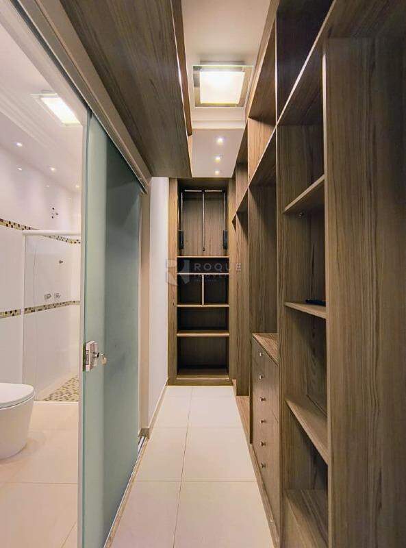 Casa em condomínio para aluguel no bairro Jardim Solar dos Nobres: Closet