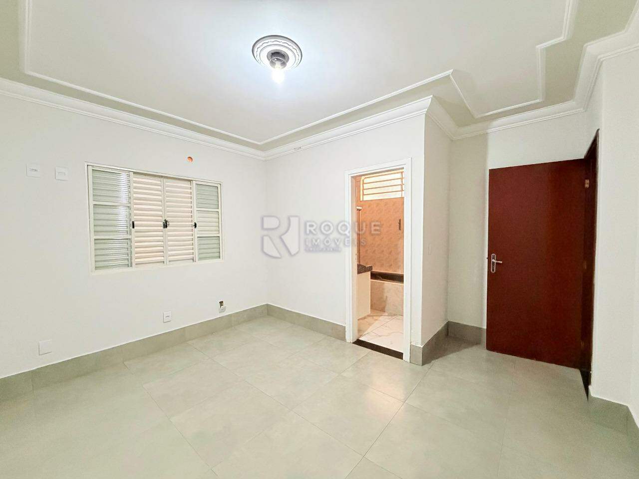 Casa Residencial para aluguel no bairro Jardim Glória: Suíte