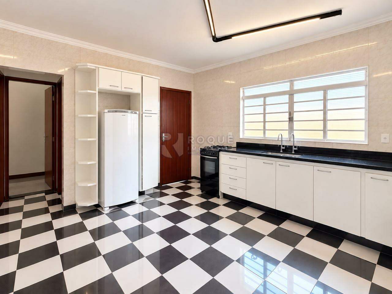 Casa Residencial para aluguel no bairro Jardim Glória: Cozinha