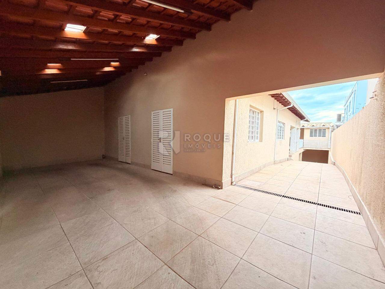 Casa Residencial para aluguel no bairro Jardim Glória: Garagem 
